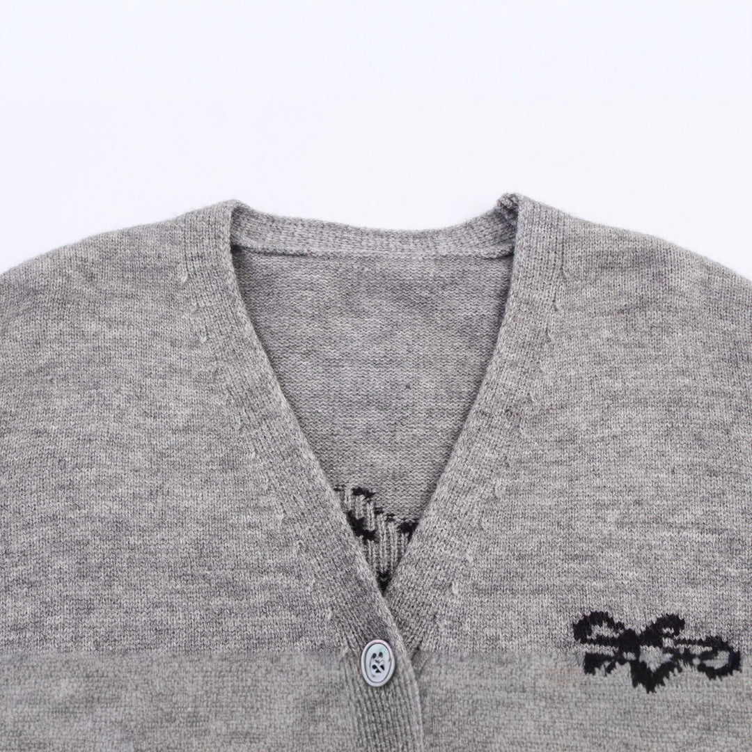 Ladies cozy knit pullover with an elegant V-neck and a decorative cut Lune London