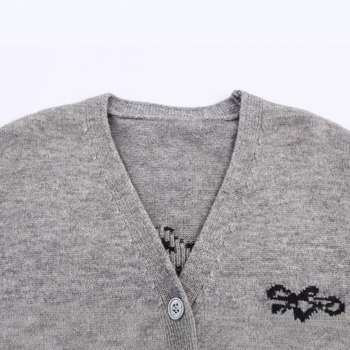 Ladies cozy knit pullover with an elegant V-neck and a decorative cut Lune London