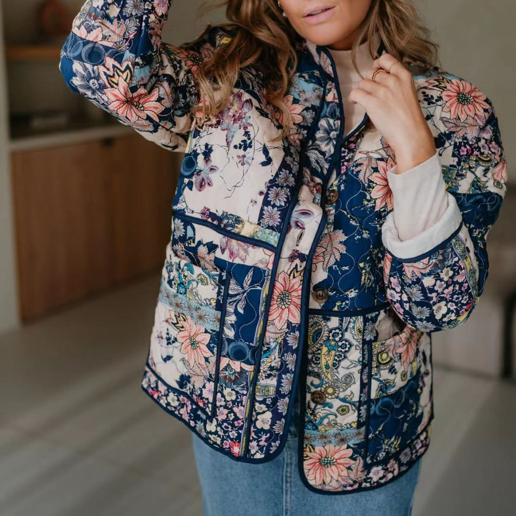 Women's patchwork quilted jacket with floral pattern, straight silhouette and patch pockets Amarae