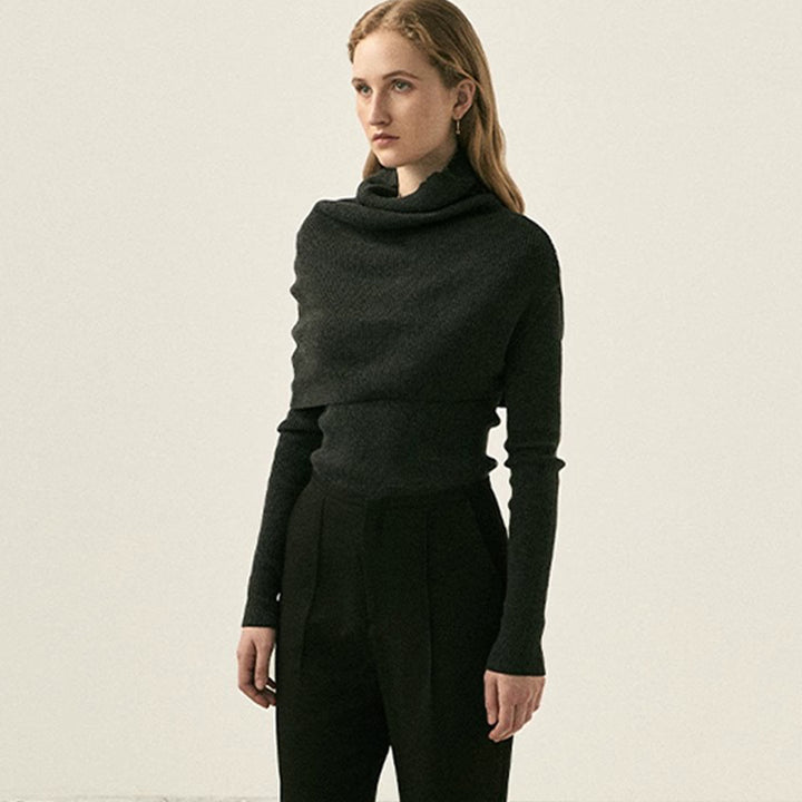 Femmes pull élégant à col roulé avec coupe asymétrique Chic & Stil