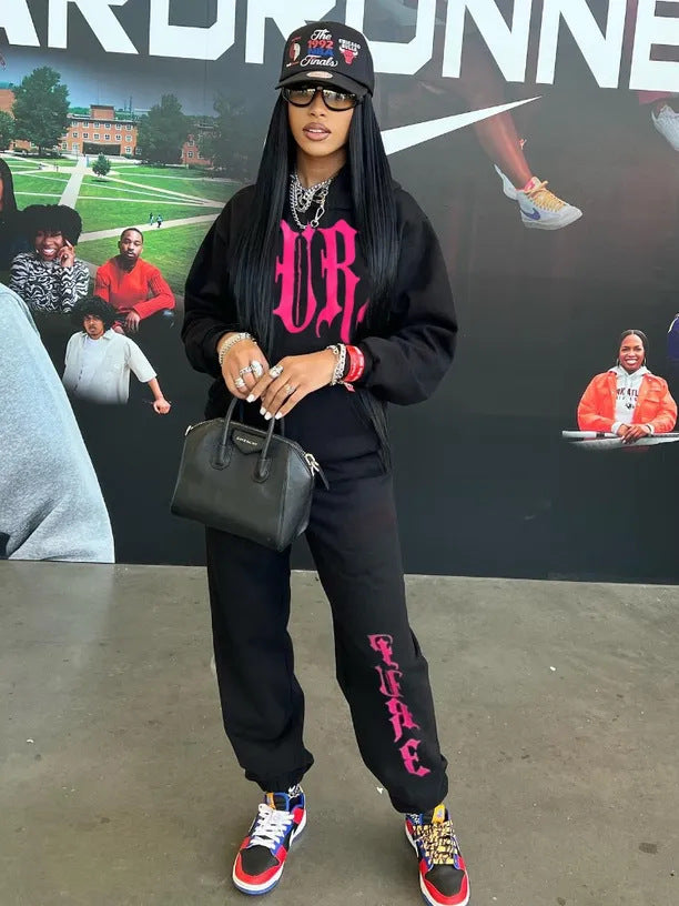 Women's sports set with stylish accents and a relaxed fit Lune London