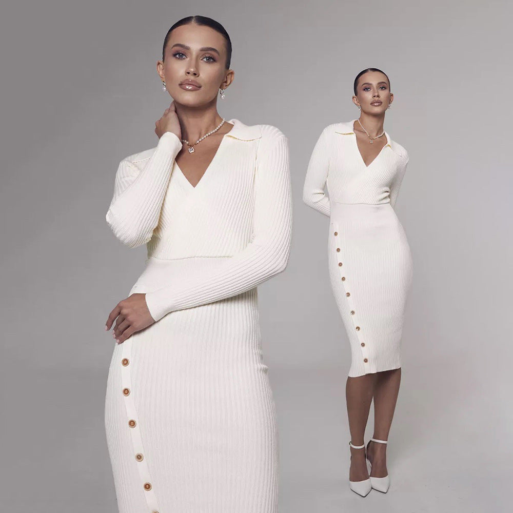 Robe en tricot pour femmes avec détails de boutons et élégant col en V Chic & Stil