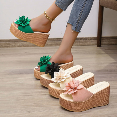 Wedge sandals for ladies with floral decoration and non-slip sole Amarae