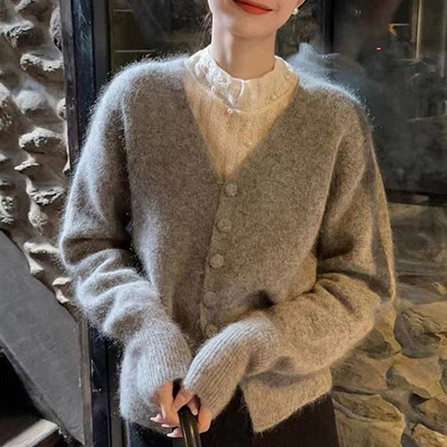Cardigan Femme en Matériau Mohair Doux avec Fermeture Boutonnée Chic & Stil