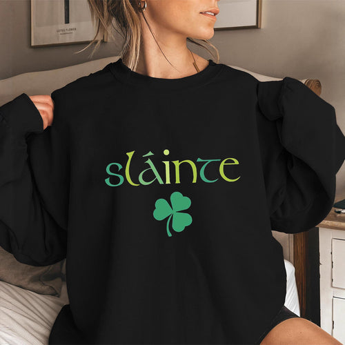 Sweat-shirt pour femmes avec des manches volumineuses et un design motivant Chic & Stil