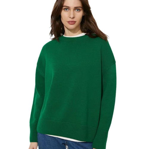 Cozy fine-knit sweater for women with a loose fit and a round neckline Amarae