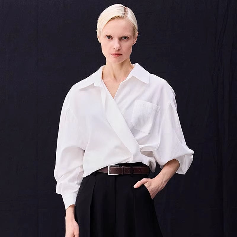 Blouse oversize pour femmes avec look enveloppant et poche poitrine pratique Chic & Stil