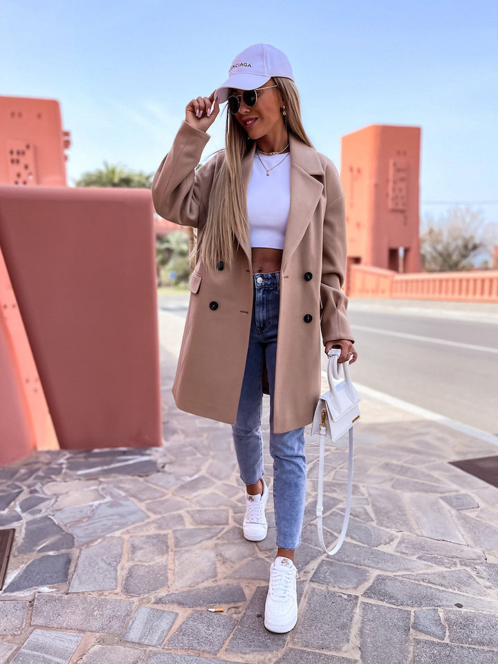 Elegant double-breasted coat for women in cloth Lune London