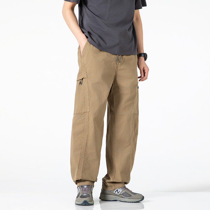 Comfortable cargo pants for men with side pockets and practical back pockets Lune London