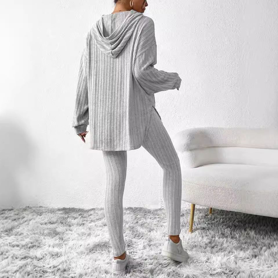 Casual outfit for ladies with oversized sweater and leggings Lune London