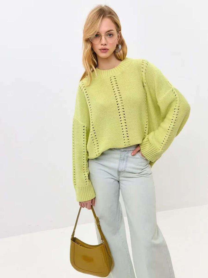 Thick knit sweater for women with an elegant structure and a loose fit Lune London