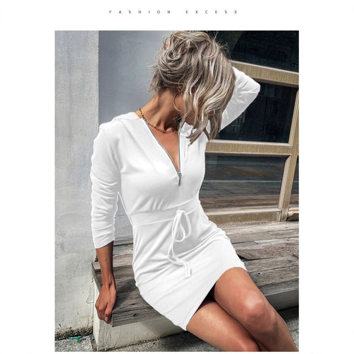 Robe sportive pour femmes avec zip et ceinture ajustable Chic & Stil