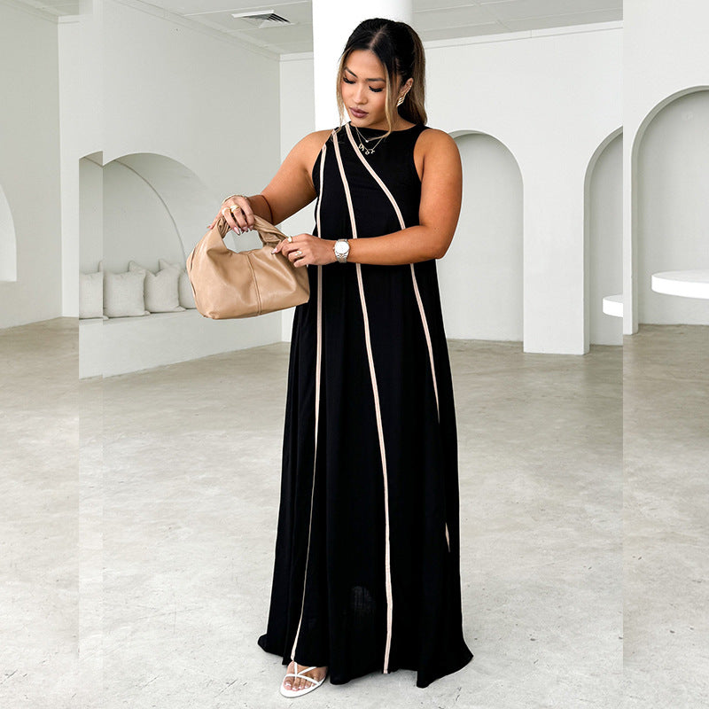 Maxi dress for women with an asymmetrical cut and elegant lacing Chic & Stil