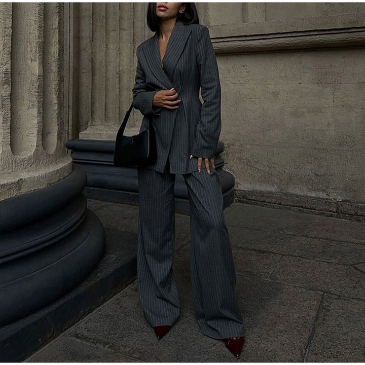 Elegant two-piece suit set for women with double button closure and wide leg Amarae