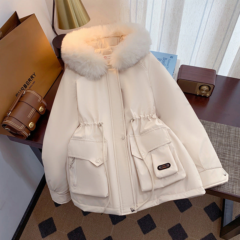 Lady winter coat with removable faux fur collar and practical pockets Lune London