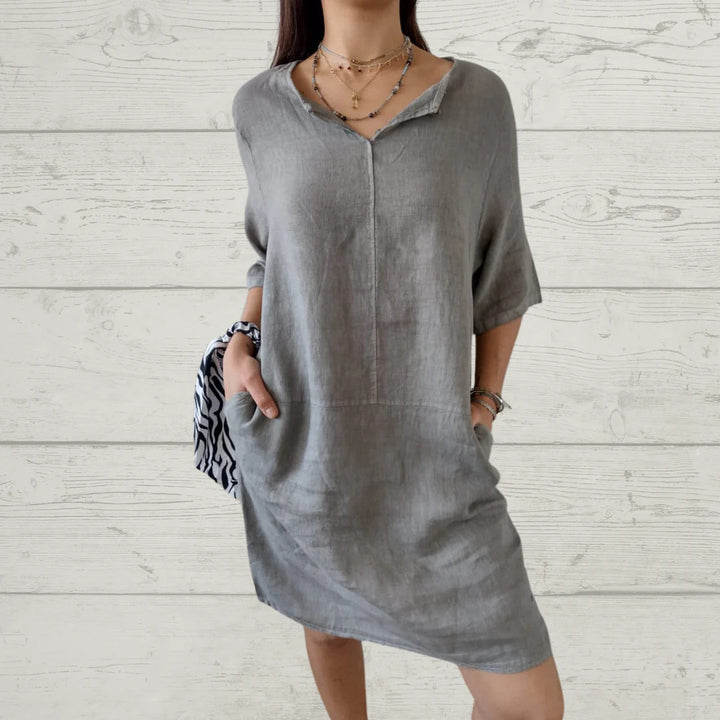 Linen dress for women with V-neckline and practical pockets Lune London