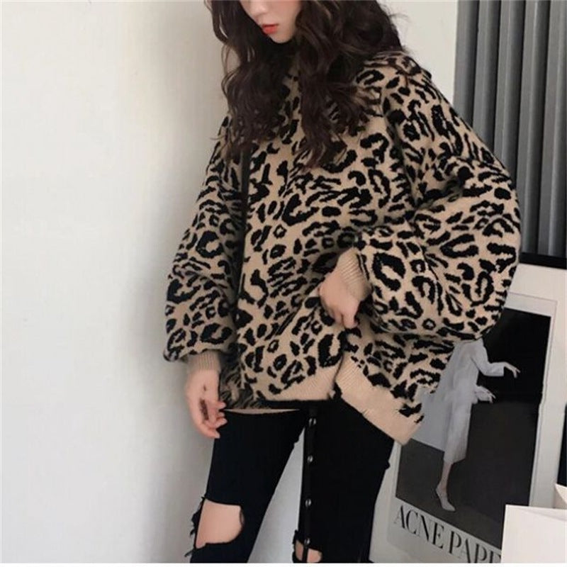 Oversized knit sweater for women with leopard pattern and soft material Lune London