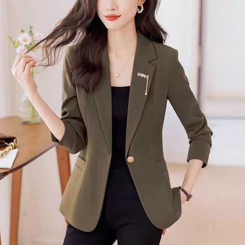 Blazer moderne pour femmes avec une coupe légèrement ajustée Chic & Stil
