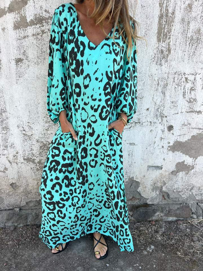 Maxi dress for women with deep V-neckline and relaxed fit Lune London