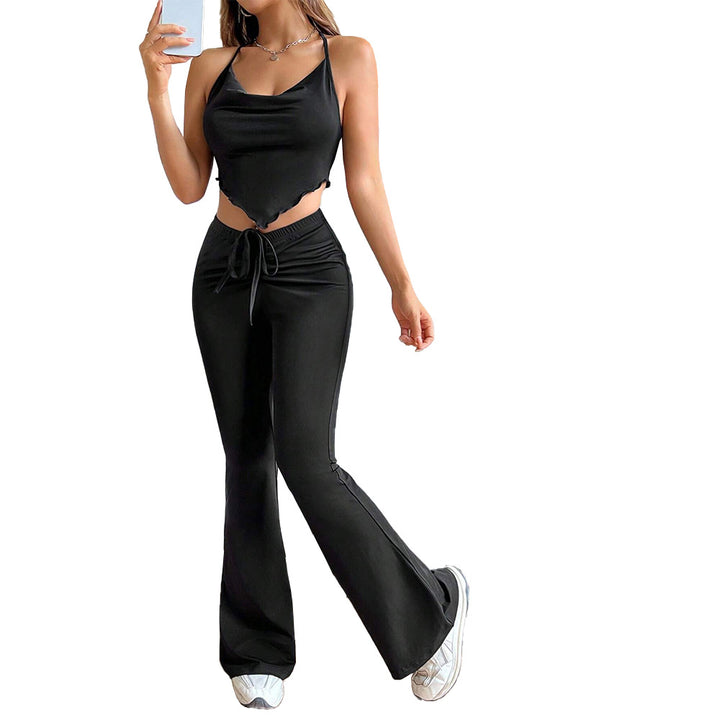 Ensemble deux pièces de sport pour femme avec un haut respectueux de la peau et un pantalon ajusté Chic & Stil
