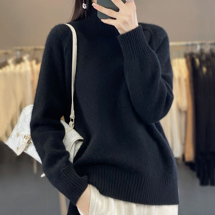 Cozy knit sweater for women with raglan sleeves and a fine ribbed texture Lune London