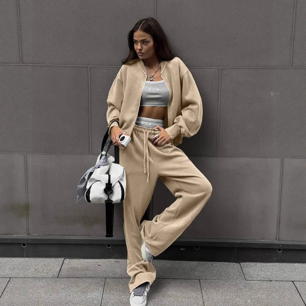Casual outfit for women with wide pants and sporty jacket Lune London