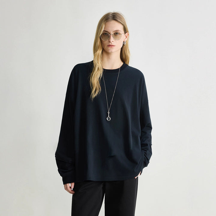 Casual long sleeve T-shirt for women made of high-quality cotton with a comfortable fit and a modern design Lune London