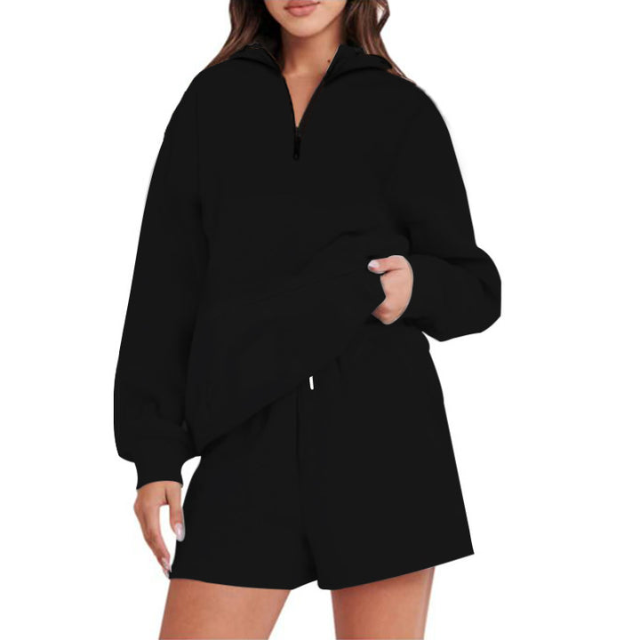 Casual hoodie for women with short zipper and practical pockets Lune London