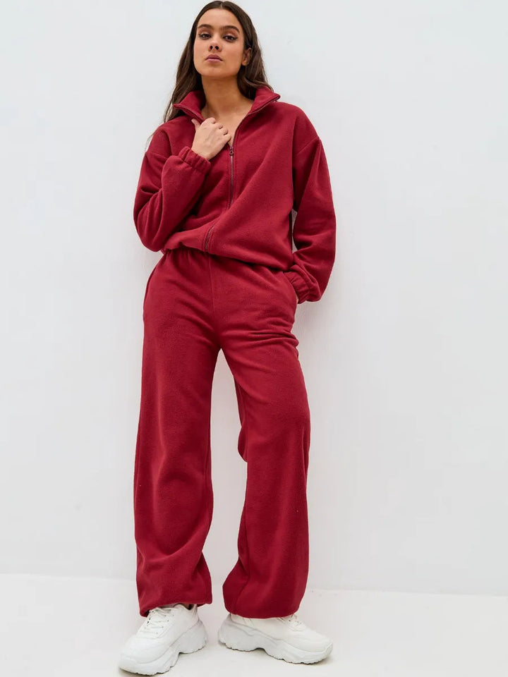 Sporty fleece jogging set for ladies with high collar and zip Lune London