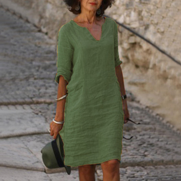 Linen dress for women with a relaxed fit and elegant V-neck Lune London