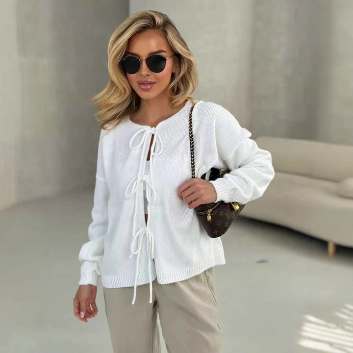 Pull en tricot pour femmes avec un lacet élégant et une coupe confortable Lune London