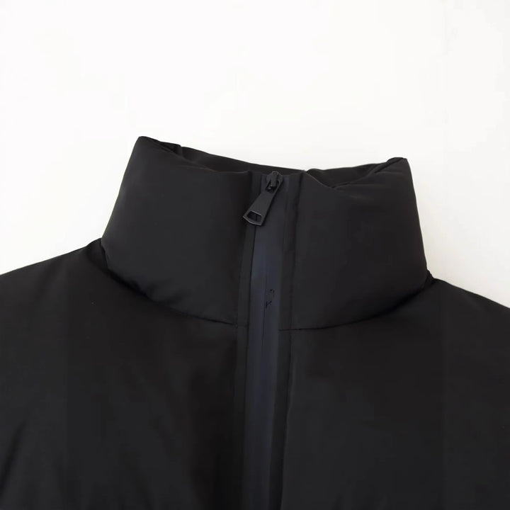 Short down jacket for women with high collar and practical pockets Lune London