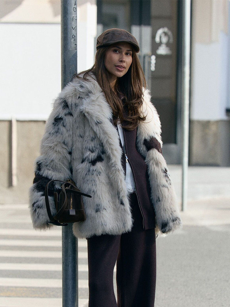 Ladies Flecked Faux Fur Coat in Oversized Cut with Voluminous Shawl Collar Amarae