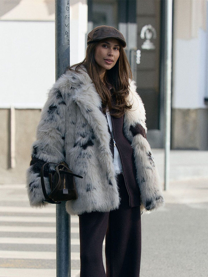 Ladies Flecked Faux Fur Coat in Oversized Cut with Voluminous Shawl Collar Amarae