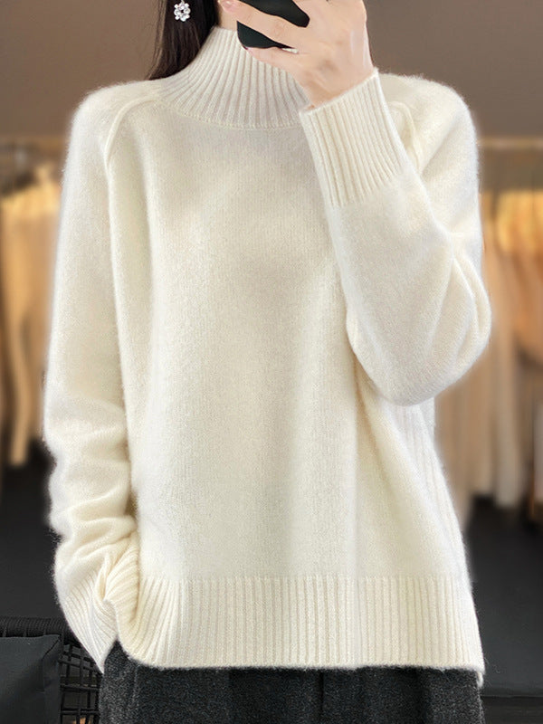 Cozy knit sweater for women with raglan sleeves and a fine ribbed texture Lune London