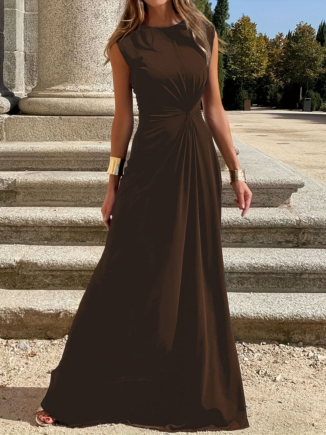 Women Elegant Evening Dress with Stylish Pleats and Figure-Hugging Cut Lune London