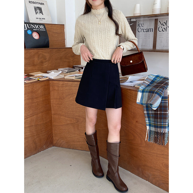 Ladies elegant knit top with ruffle hem Chic & Stil