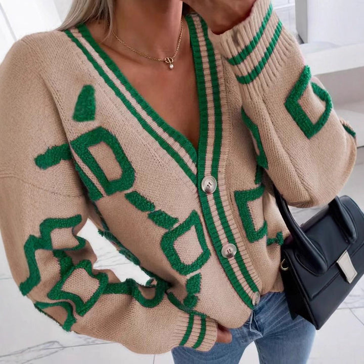 Cardigan féminin ludique avec motif coloré et détails de boutons Chic & Stil
