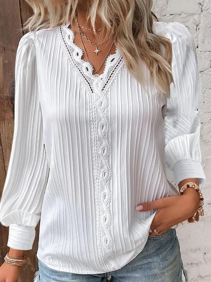 Shirt for women with a refined pleated design and elegant lace accents Lune London