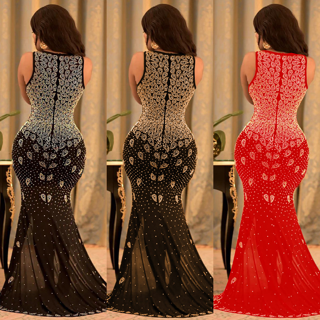 Elegant evening dress for women with plunging neckline Lune London