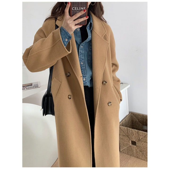 Women elegant winter coat with double button placket and generous pockets Chic & Stil