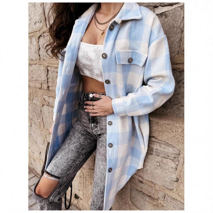 Oversized plaid jacket for women with practical pockets and chic button details