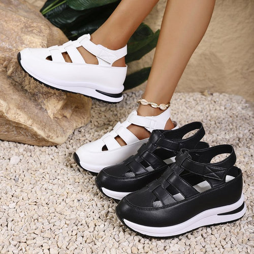 Comfortable sandals for ladies with a breathable upper and cushioning sole Amarae