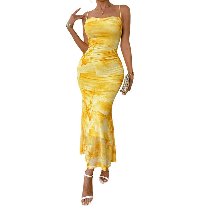 Robe maxi pour femmes avec des bretelles dénudées et un motif floral Chic & Stil
