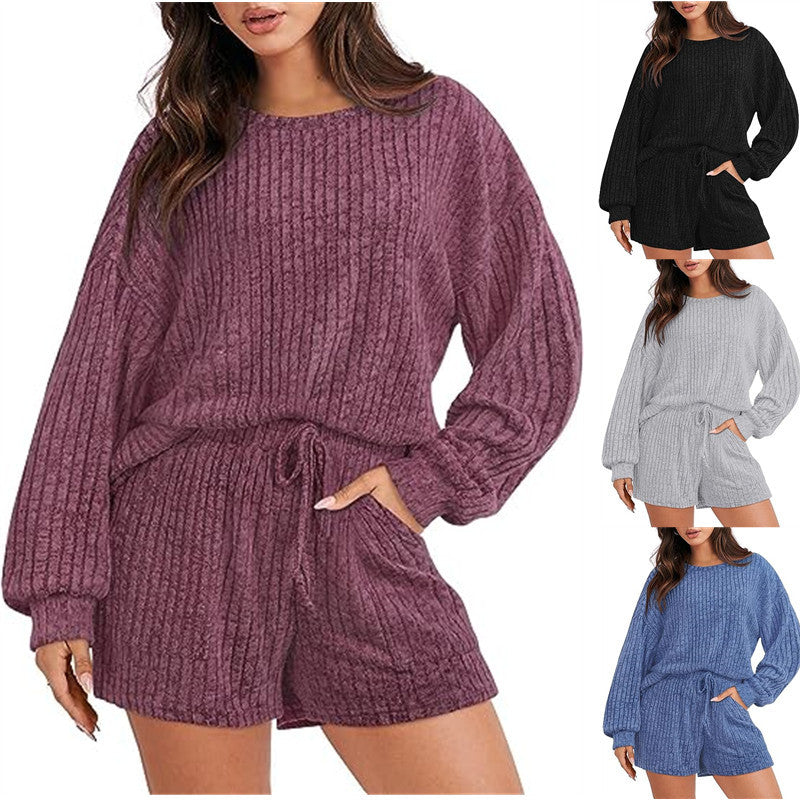 Ladies comfortable fleece lounge set with wide sleeves and an elastic waist Lune London