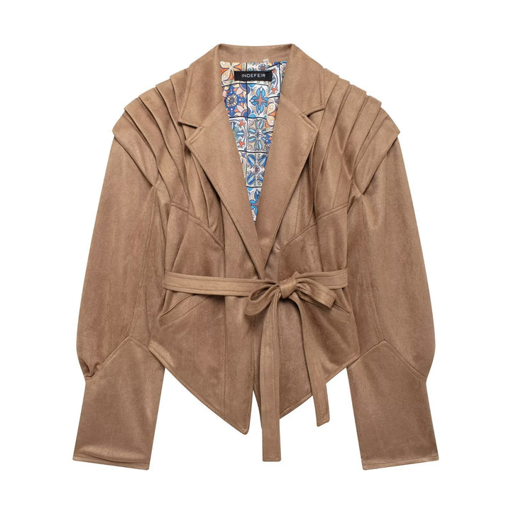Blazer ajusté féminin tendance avec épaules structurées Chic & Stil