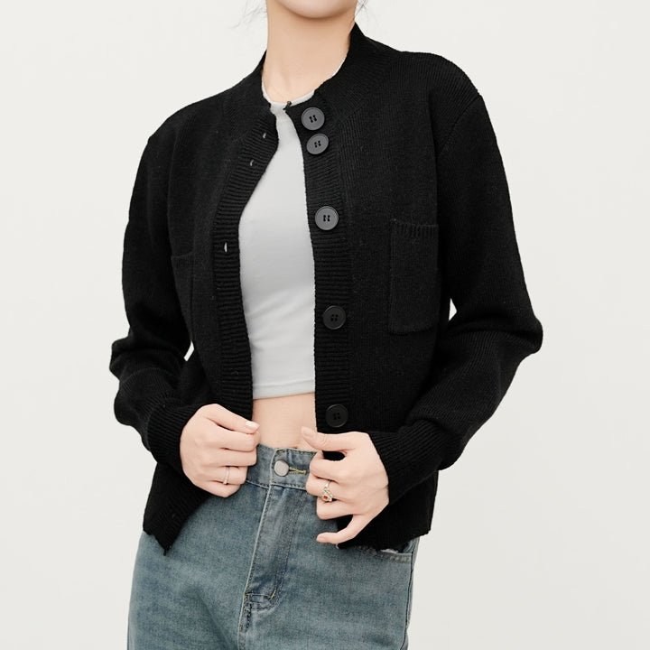 Gilet en tricot pour femmes avec détails de bouton et poche plaquée Chic & Stil