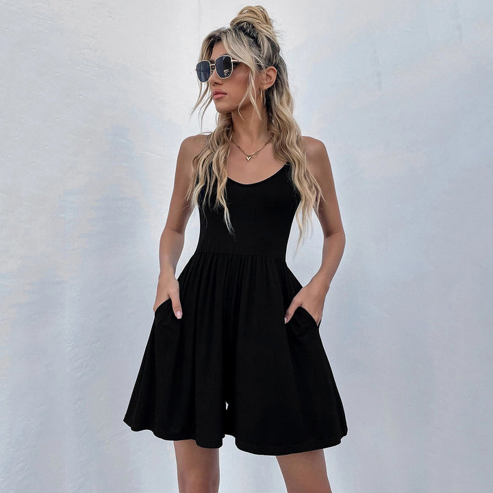 Robe décontractée pour femmes avec un col rond profond et des poches pratiques Chic & Stil