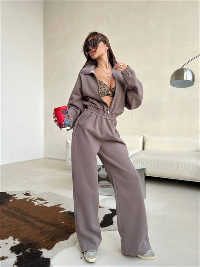 Women's sporty fleece tracksuit with high collar and elastic waistband Lune London