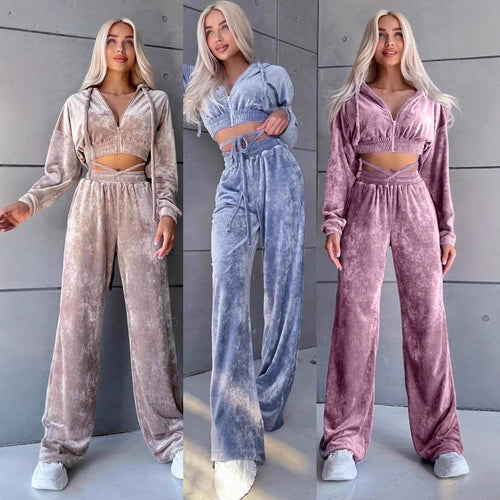 Sporty velvet loungewear set for women with cropped top and wide legs Amarae